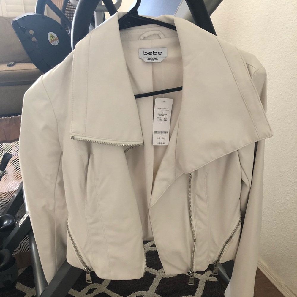 Bebe white faux leather biker jacket ! XS